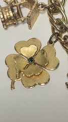 Vintage Gold Tone Chunky Charm Bracelet Poodle Wishing Well Frog Clover Dog 6.5″