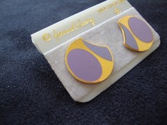 VINTAGE SAMUEL HUANG CLOISONNE EARRINGE MAUVE & LAVENDER ENAMEL GOLD FILLED POST