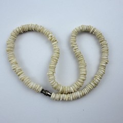 Vintage Hawaiian Puka Shell Bead Necklace 70’s Barrel Clasp 15.5 In