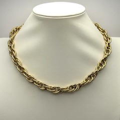 Trifari Necklace Chunky Gold Tone Oval Link Chain Statement 17.5 in