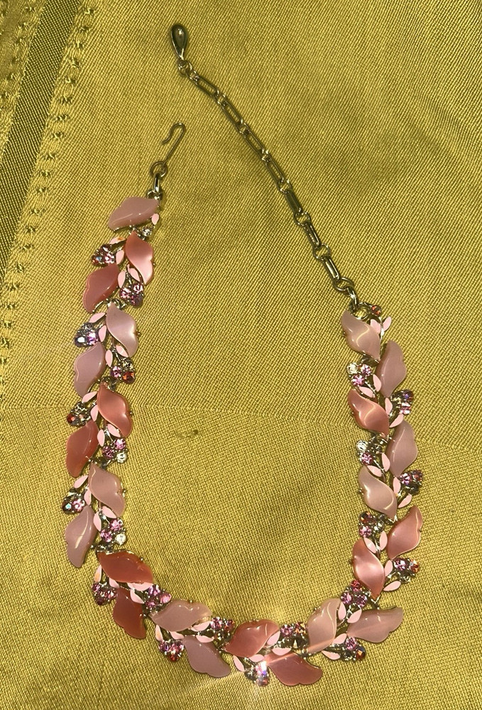 Vintage Lisner Pink Thermoset Plastic Crystal Rhinestone Flower Necklace