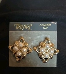 Vintage Trifari Signed Goldtone Faux Pearl Clip On Earrings Made In USA NWT