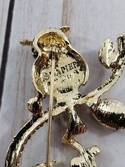 NAPIER VINTAGE MOM & BABY OWL BROOCH RHINESTONES LEAVES GOLDTONE