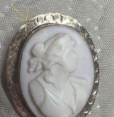 Antique 10K Yellow Gold Hand-Carved Shell Cameo Brooch Pendant