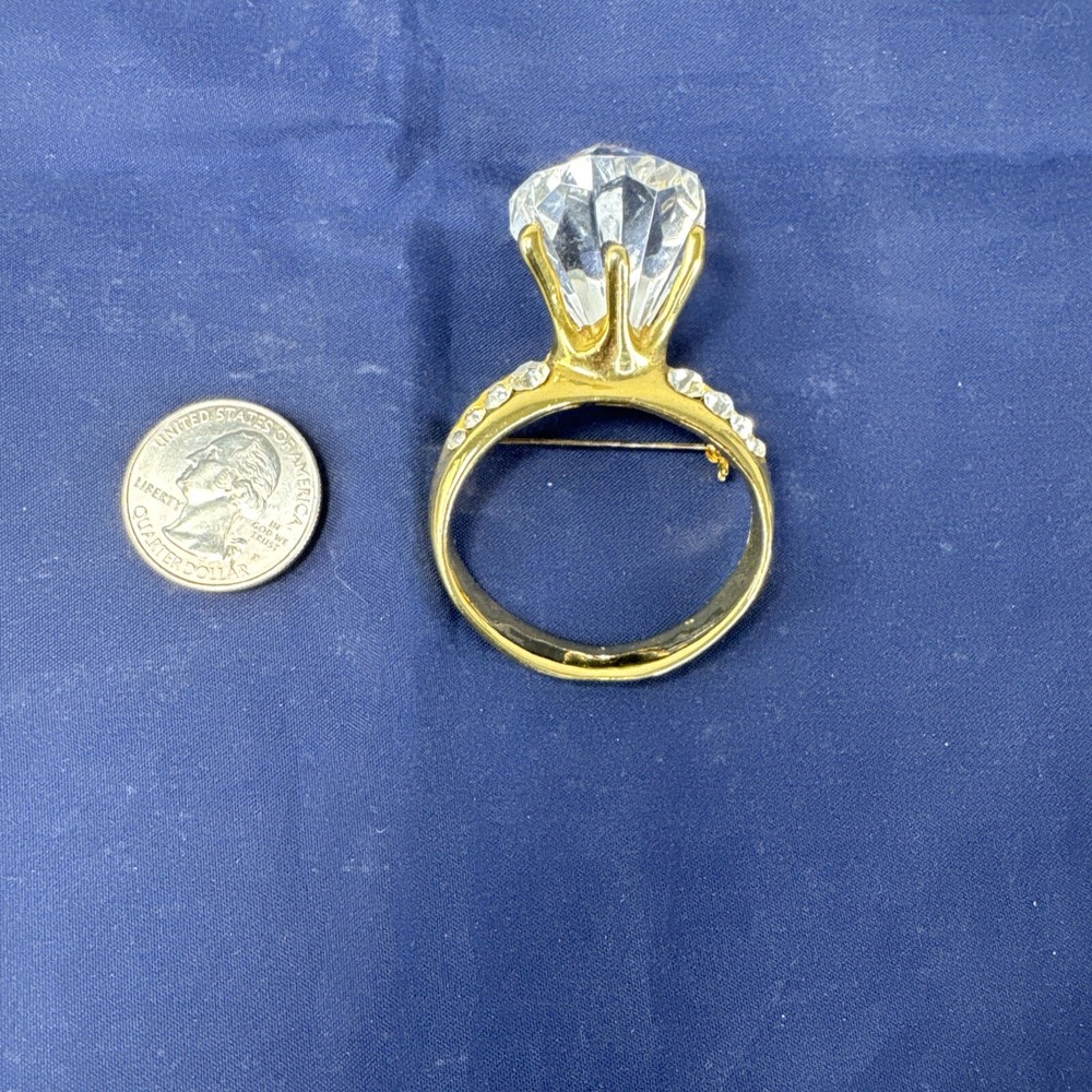 Vintage Ring Shape Brooch Pin Rhinestones Gold Tone Oval 2.5″ X 3″
