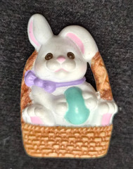 Vintage 90’s Hallmark Cards Spring Easter Bunny Rabbit In A Basket Pin / Brooch