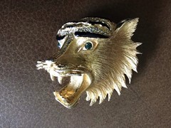 Vintage Brush Gold Tone Tiger Head Roaring Black Enamel Rhinestone Stripe Brooch