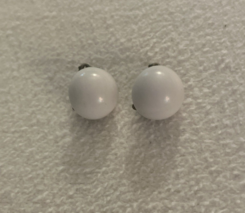 Vintage White Domed Round Button Style Clip On Earrings, Made in Japan (065F)