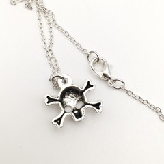 Silver Tone Costume Skull & Crossbones Charm Pendant Chain Necklace 18” #20