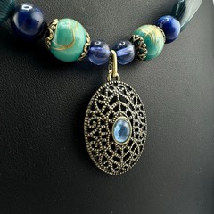 Avon Vintage Style Blue Teal Antiqued Gold Tone Beaded Pendant 20″ Necklace