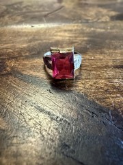 Pretty Vintage Art Deco Red Glass Ring with Detailed Buckle Band, Size 5.5