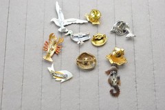 Vtg to now Brooch Pin LOT petite frog lobster fish seagull beach shell CB17