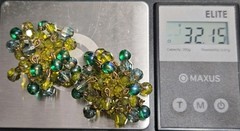 Vintage Vogue Signed Dangle Earrings Green Yellow Beaded Cluster Gold Tone 40mm