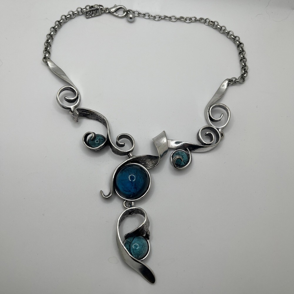 Vintage alisha d necklace Silver tone Twisted Metal With Blue Acrylic Cabochons