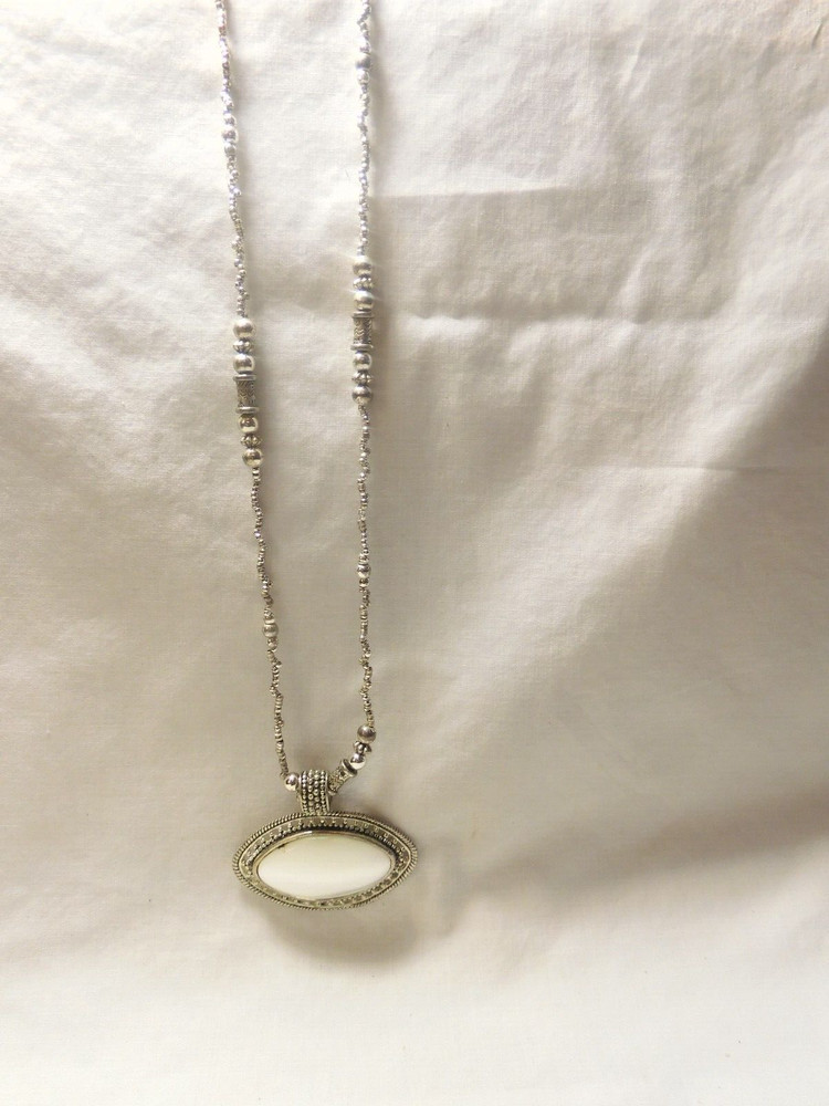 Beautiful Vintage Silver Tone Bead & Chain W/White Stone Pendant 19″
