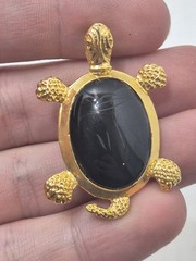 Vintage Unsigned Turtle Brooch Pin Black Plastic Cabochon Stone Shell Gold Tone