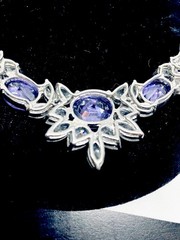 Vintage High-End Rich Rhinestones Clear & Amethyst Sparkling Stones Necklace