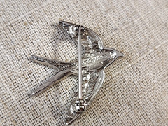 VTG Signed AVON SMITHSONIAN Silver Tone Pave’ Rhinestone SWALLOW BIRD Brooch Pin