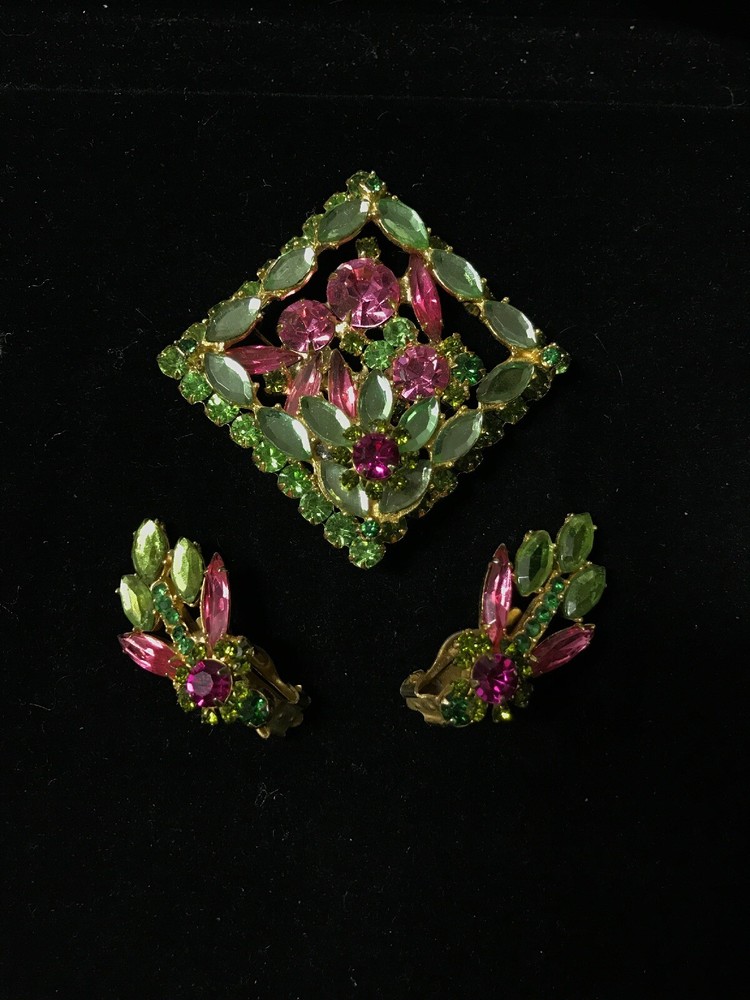 RARE Vtg Juliana D&E Book Set Pink Green Brooch & Earrings Set Uranium Glass