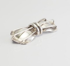 Teka 836 silver vintage modern striped bow brooch pin Theodor Klotz