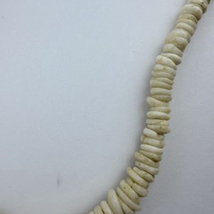 Vintage Hawaiian Puka Shell Bead Necklace 70’s Barrel Clasp 15.5 In