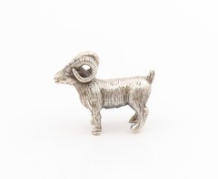 925 Sterling Silver Vintage Decorative Piece Etched Big Horn Sheep Charm TR4079