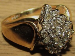 VINTAGE 10K GOLD & DIAMOND CLUSTER RING, 3.1 grams, SIZE 5, SIGNED AM-G