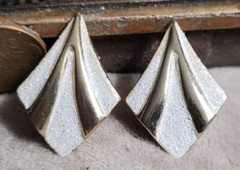 Costume jewelry clip on earrings 1970s 1980s