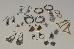Lot of 14 pairs Pierced Earrings Silver & Gold Tone Hoops Stone Dangles Variety