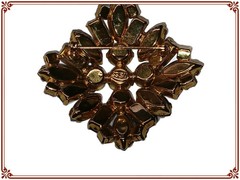 Signed Weiss Rhinestone Brooch