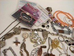 Vintage COSTUME JEWELRY LOT Wearable Necklaces Bracelets Brooches Rings Earrings
