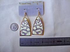 VINTAGE SAMUEL HUANG DESIGNER CLOISONNE RETRO ABSTRACT GRAY & CREAM EARRINGS