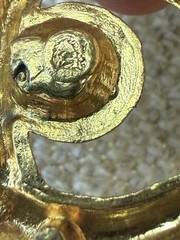 VINTAGE AAI CLASSIC GOLD KNOT WITH FAUX PEARL BROOCH PIN