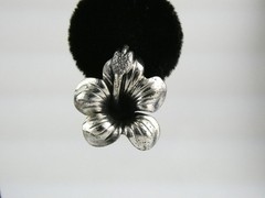 Vintage Danecraft Sterling Silver Hibiscus Flower Screwback Earrings 5.4g .75 In