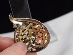 Vintage Mazer Jomaz Blue Rhinestones Gold Tone Swirl Ribbon Paisley Brooch READ