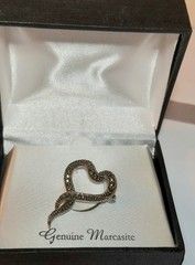 Vintage Genuine Marcasite Entwined Heart Brooch Pin Silver Tone CW Thailand
