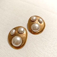 Vintage Chanel Plain Gold Irregular Shaped Faux Pearl Clip-on Earrings