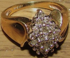 VINTAGE 10K GOLD & DIAMOND CLUSTER RING, 3.1 grams, SIZE 5, SIGNED AM-G