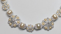 VTG Trifari Silver Tone Snowflake Cream Faux Pearl Rhinestone 16-18″ Necklace