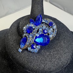 Beautiful Gold Tone Vibrant Shades of Blue Rhinestone Brooch Pin Pendant