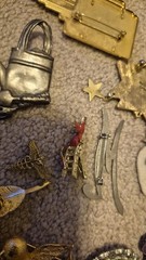 Vintage Brooches Set Mixed Lot Materials Metal Wood Plastic Gold Tone