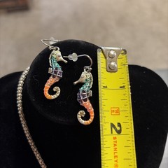 Vtg Beachy Boho Colorful Seahorse Pendant necklace and earring set