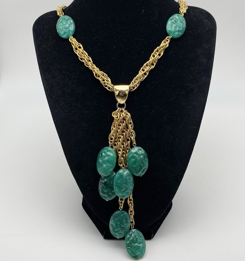 Vintage Celebrity NY Necklace Jade Green Color Lucite Gold Tone Textured Links