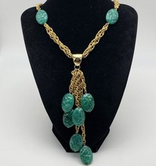 Vintage Celebrity NY Necklace Jade Green Color Lucite Gold Tone Textured Links