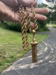 1960’S MONET GOLD-TONE ROPE CHAIN TASSEL ‘DAMITA’ NECKLACE BOOK PIECE 23″