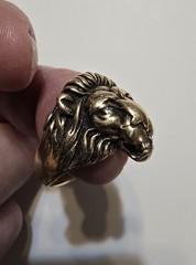 *Beautiful* Men’s Lion Head Ring 10k Solid Gold with 3 Diamonds (size 10. )