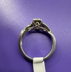 Woman’s Vintage Estate Sterling Silver Diamond Ring .925 Size 7