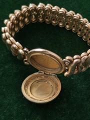Antique Gold Filled Carmen Sweetheart Sweet Heart Expandable Bracelet