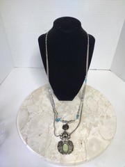 VINTAGE ELEGANT VICTORIAN STYLE NECKLACE 19″