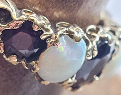 Vintage 375 9K Yellow Gold Opal & Almandine Garnet Ring Size 6.75
